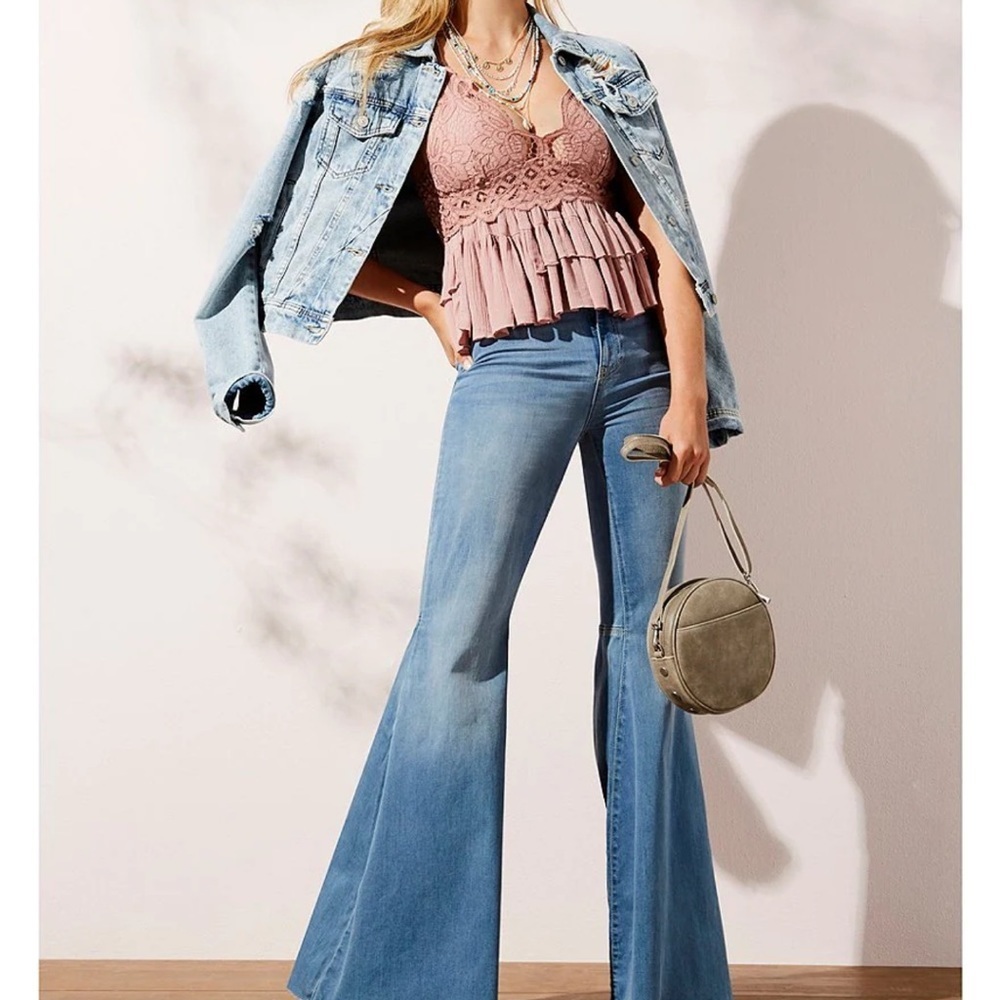 - Just Float On Flare Bell Bottom High Rise Raw Hem - Picture 4 of 9